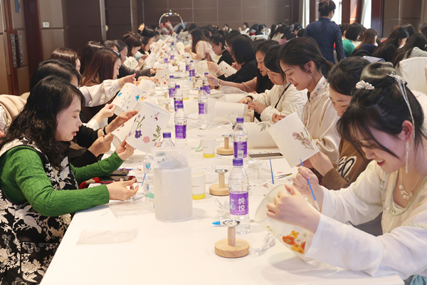 弘揚(yáng)傳統(tǒng)美德 講好家風(fēng)故事—— 公司成功舉辦慶祝“三八”國際勞動(dòng)?jì)D女節(jié)主題活動(dòng)